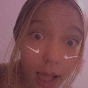 Meet your Posher, Ava